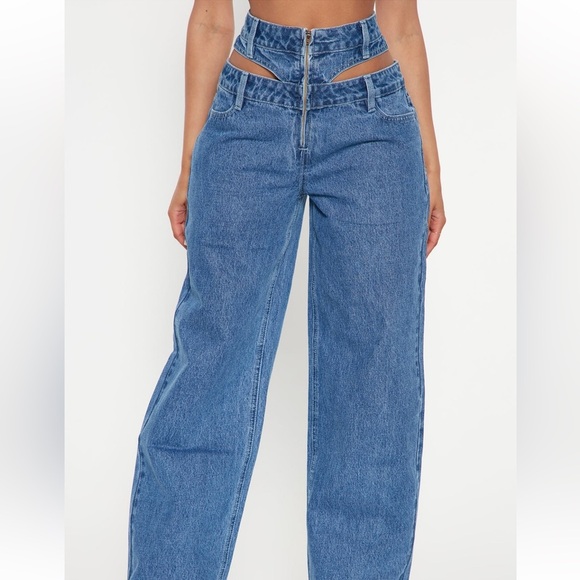 Fashion Nova First Glance Cut Out Waistband Straight leg Jean- medium blue wash. - Picture 2 of 7